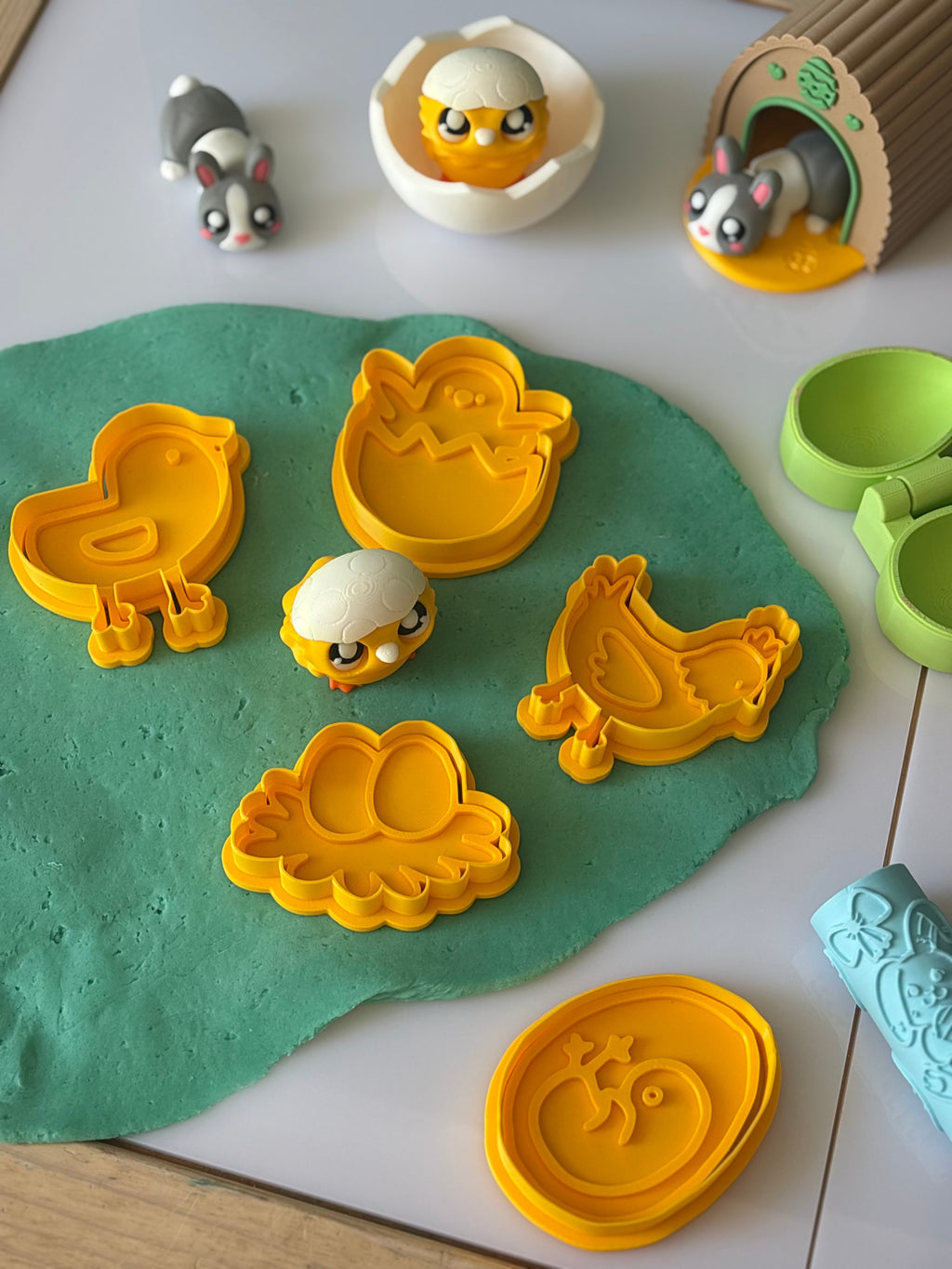 Life cycle of a chick play dough cutters