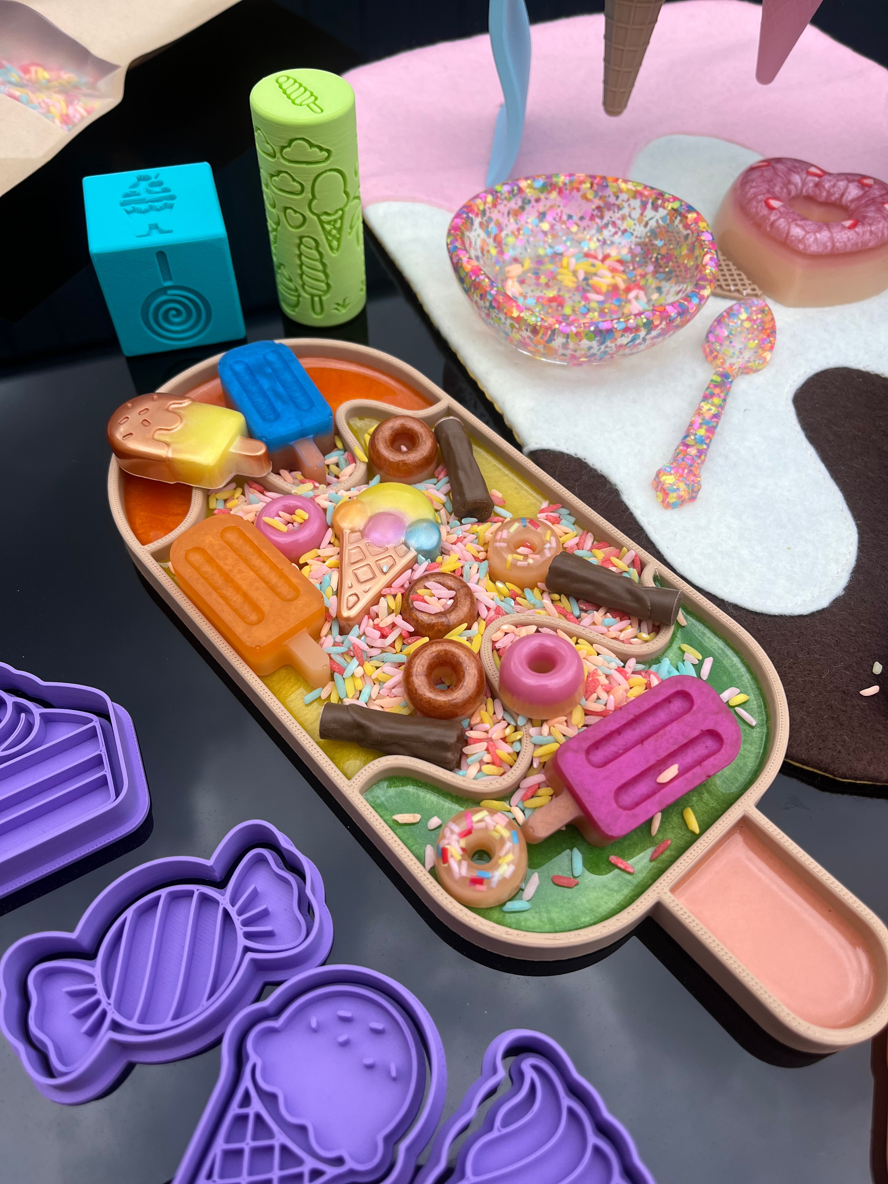 The Summer Treat Maker Set (Tip & Play Box)