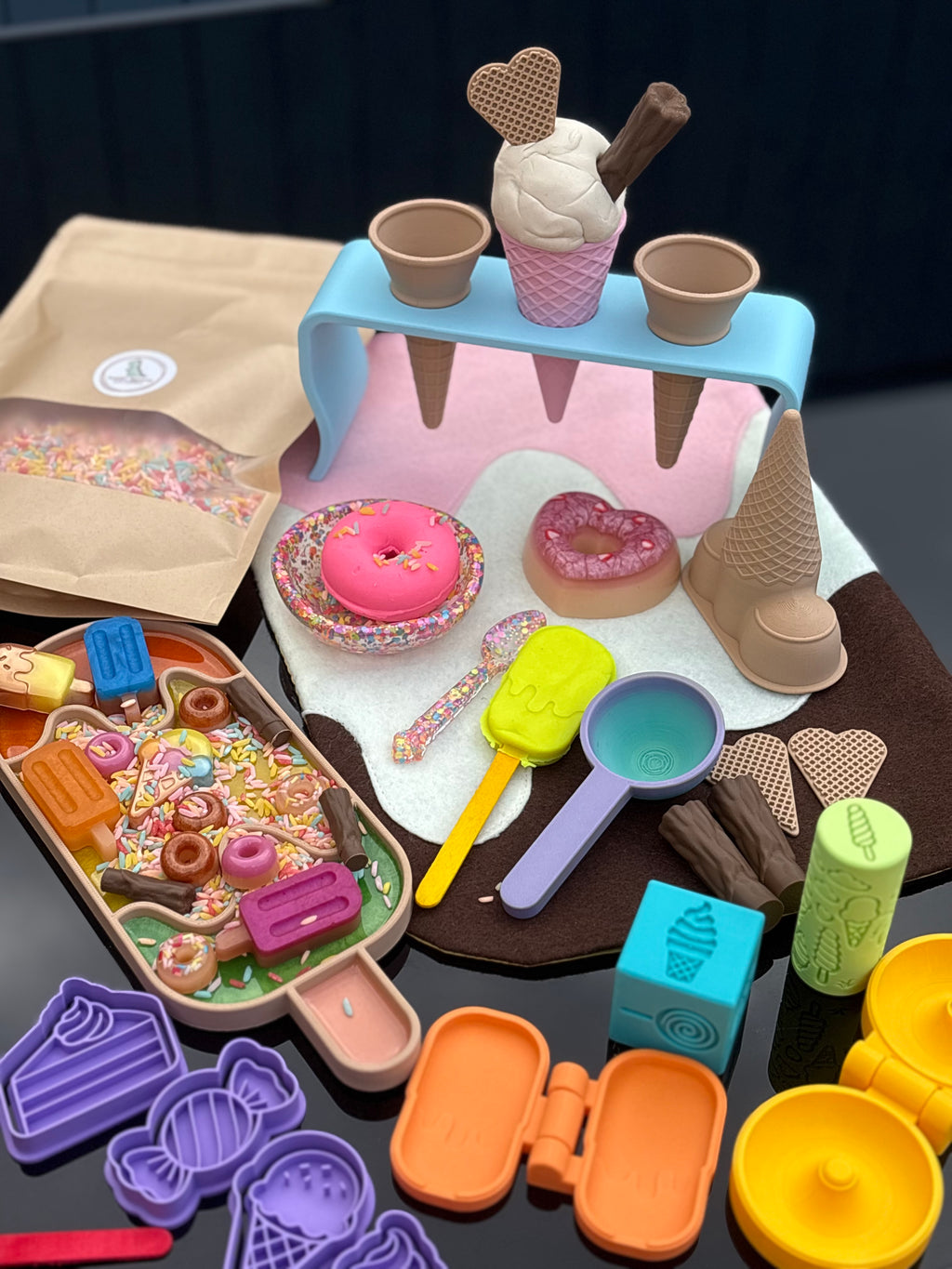 The Summer Treat Maker Set (Tip & Play Box)
