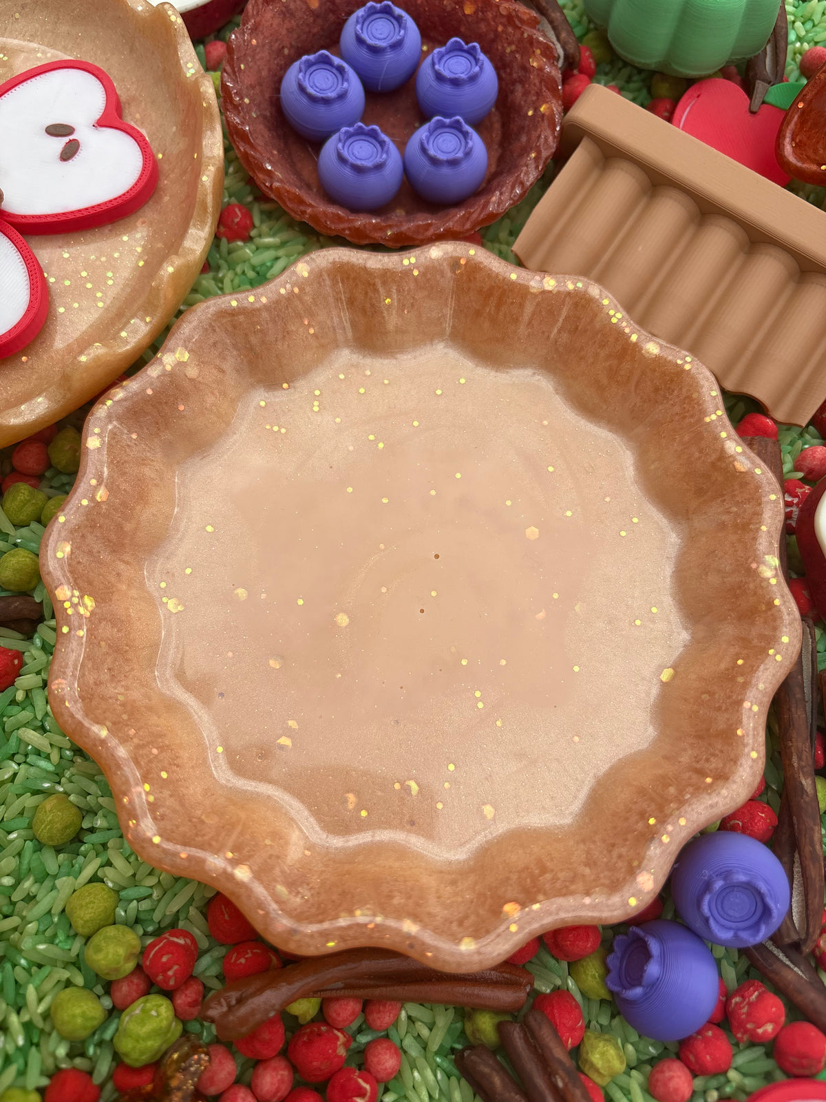 A variety of resin tart cases