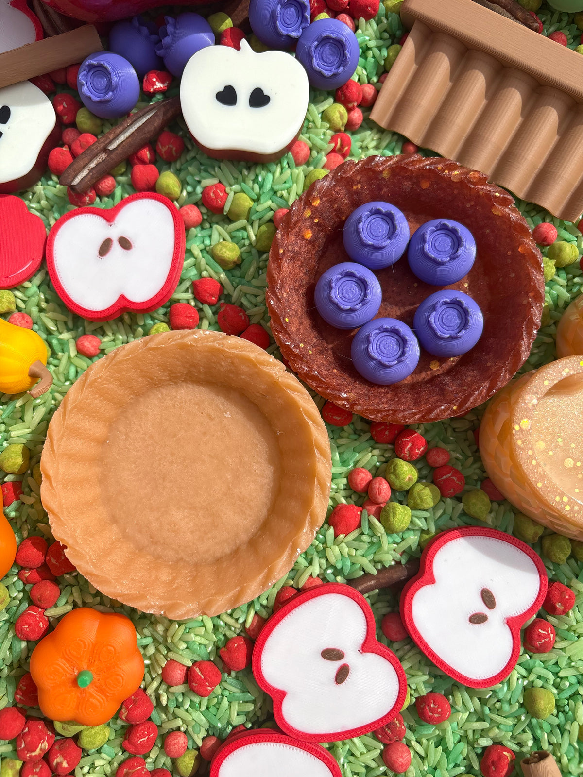 A variety of resin tart cases
