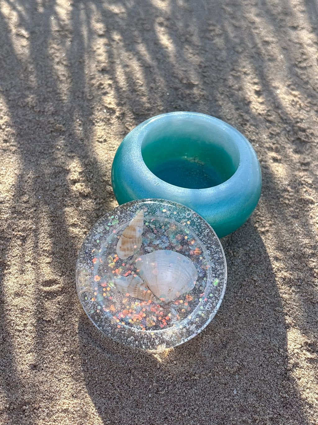 Little pot with a lid