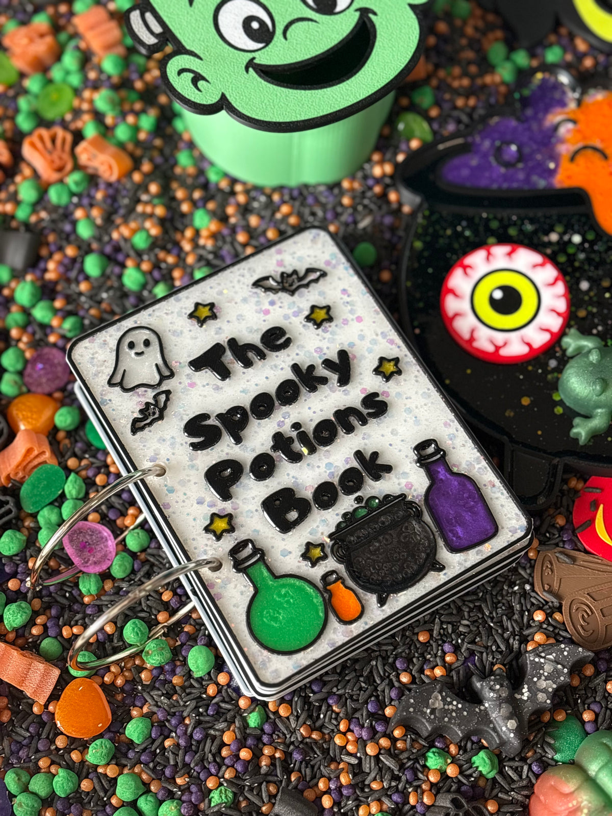 The spooky potion making kit