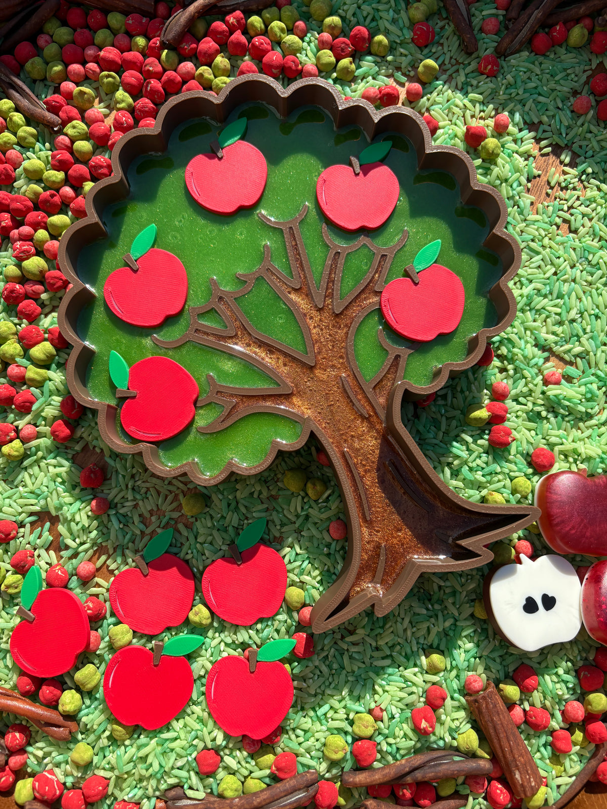 Apple tree tray and accessories