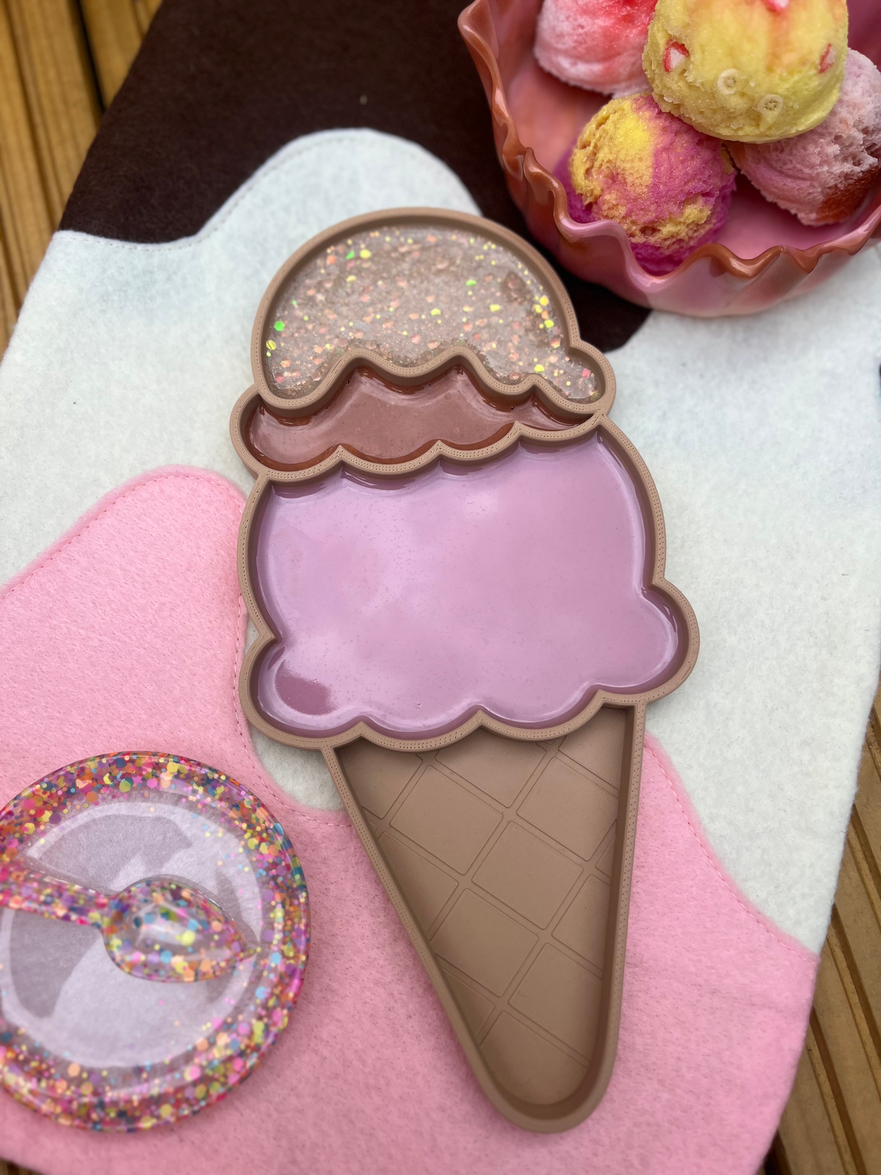 Ice cream tray