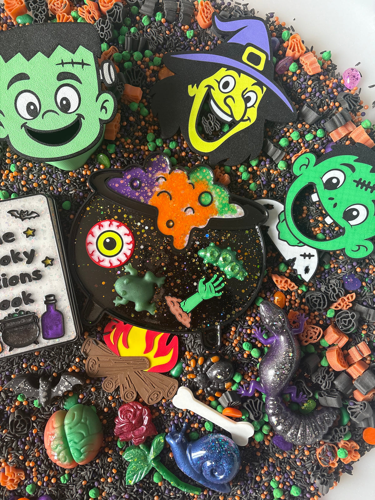 The spooky potion making kit