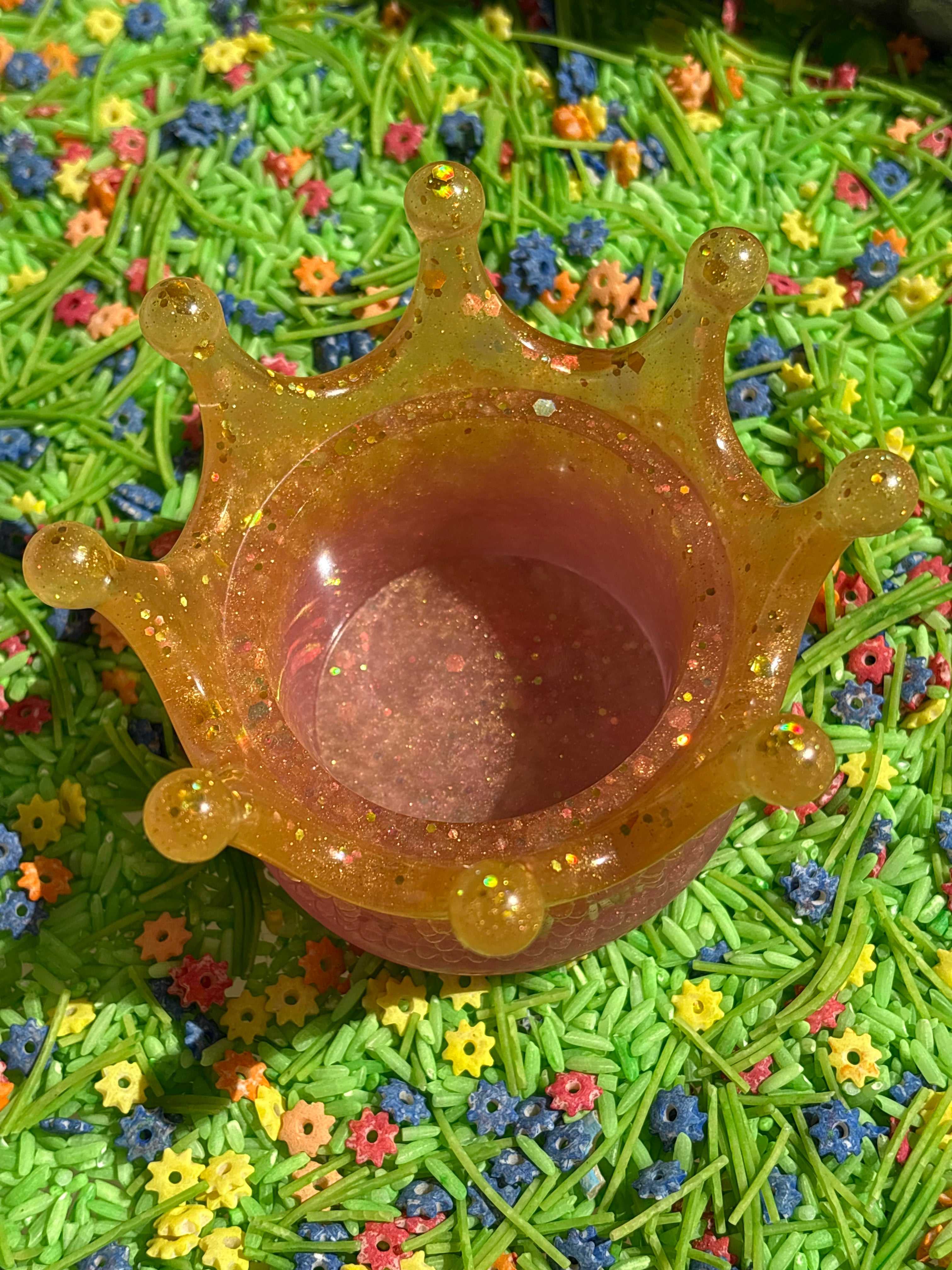 Resin crown bowl