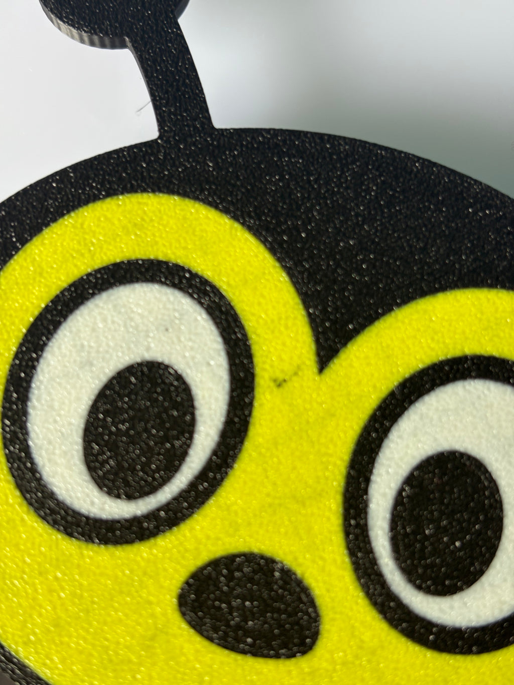 Hungry bee (seconds)