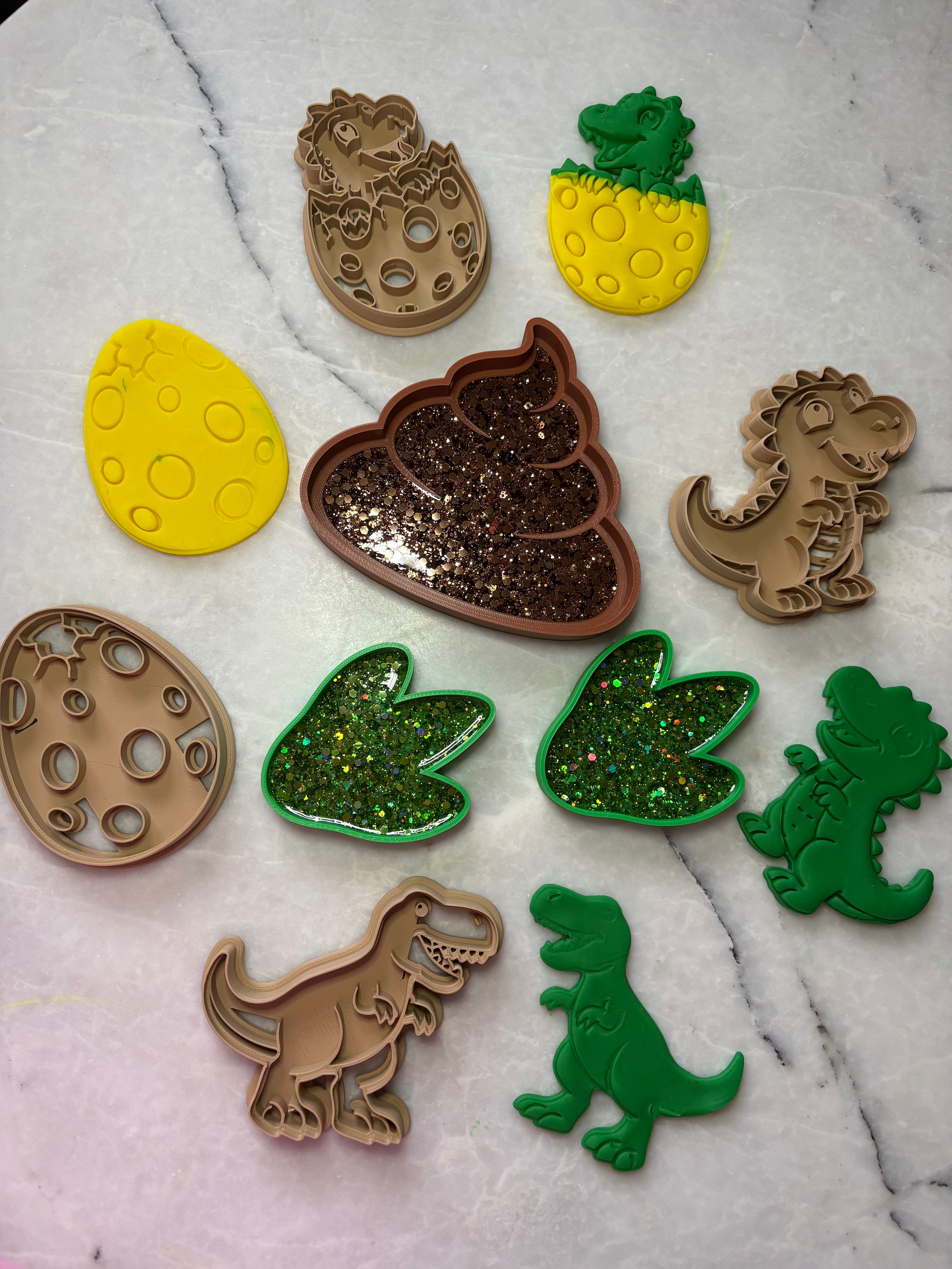 Life cycle of a dinosaur cutters Set of 4